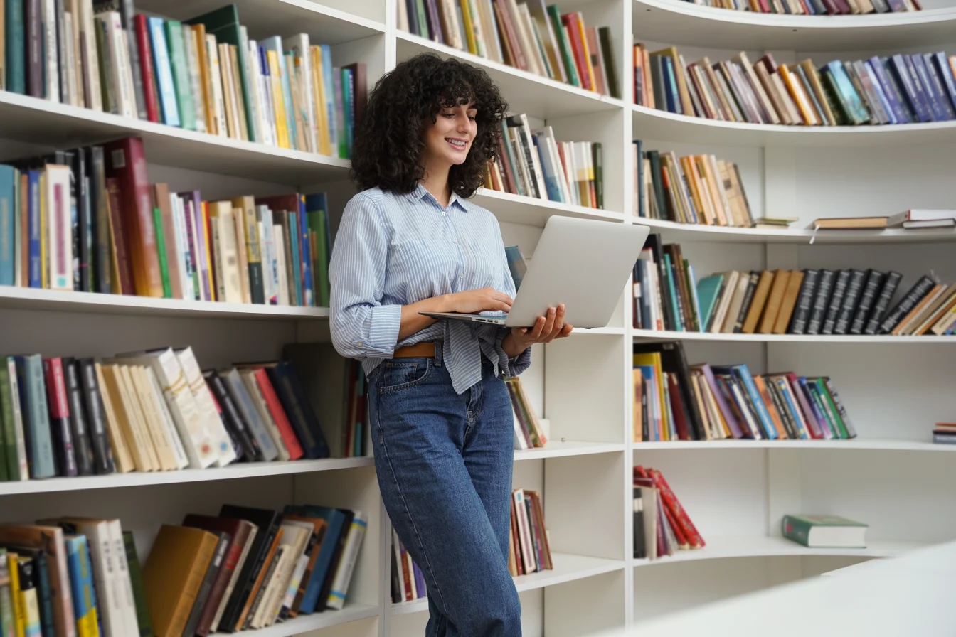 L’évolution du métier de bibliothécaire à l’ère numérique : formation et adaptation